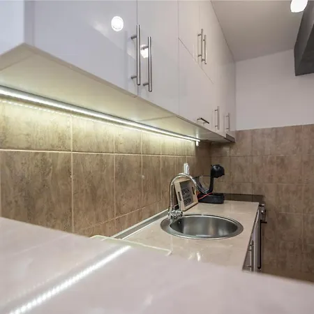 Nikola Apartmán