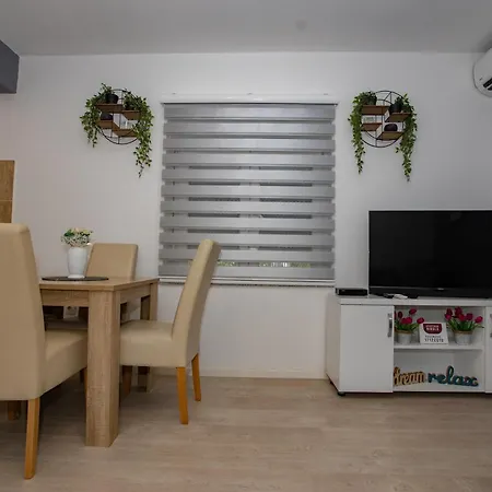 아파트 Nikola 트레빈예